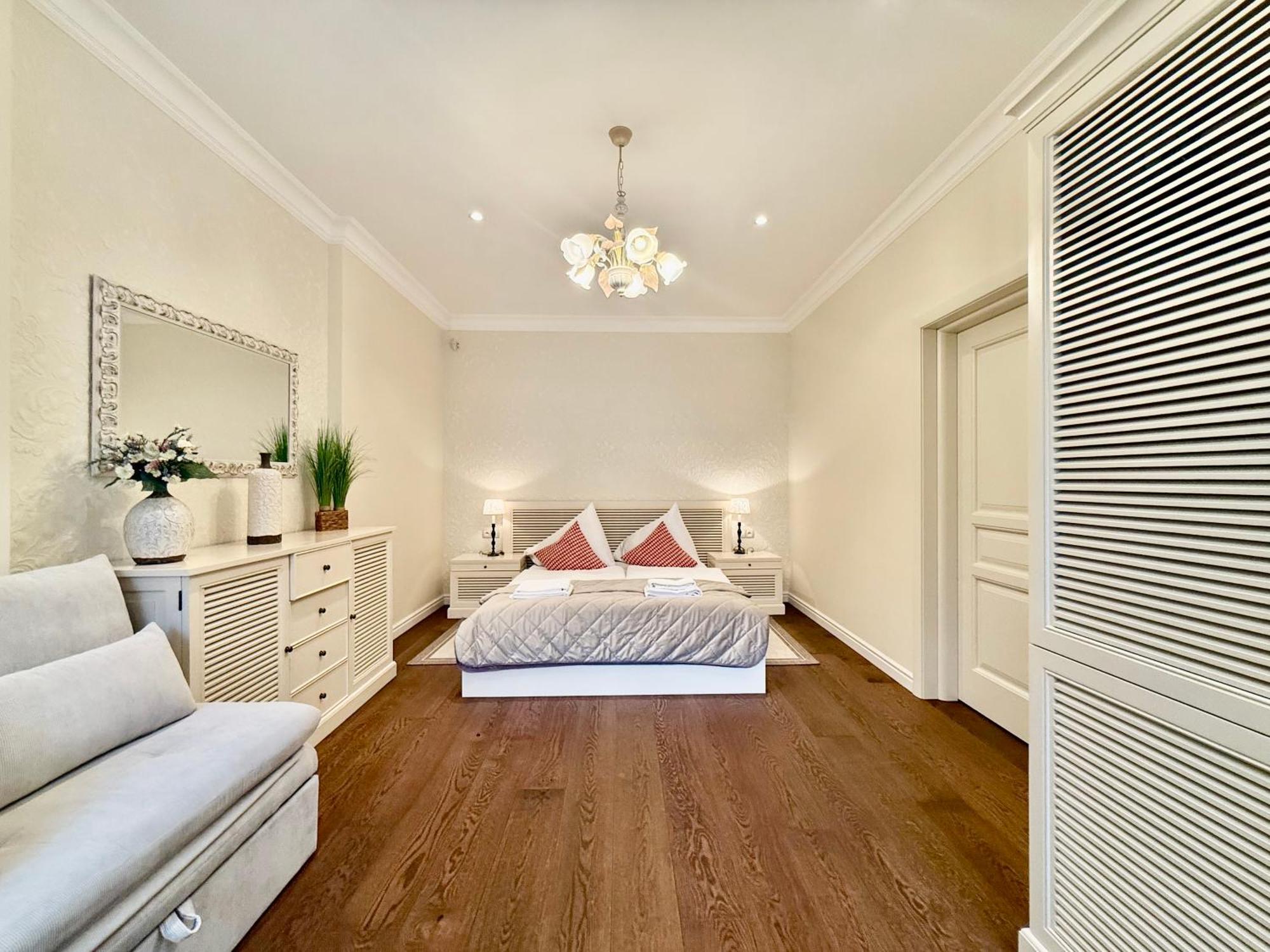 Unique Charles Bridge 2Bdr Apartment. Praha Bagian luar foto