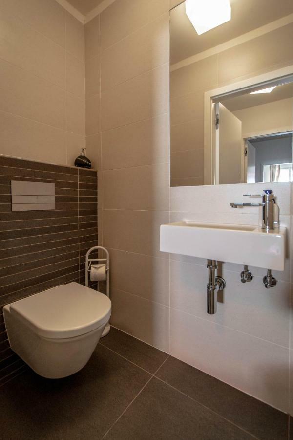 Unique Charles Bridge 2Bdr Apartment. Praha Bagian luar foto